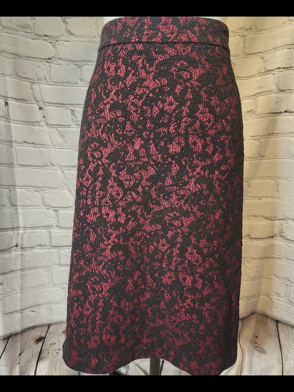 Michael Kors Black & Red Lace-Effect Pencil Skirt